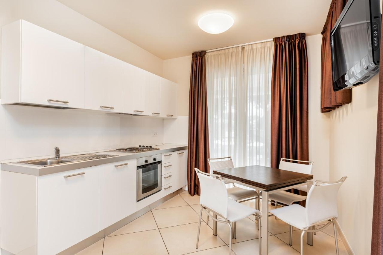 Hotel & Residence Exclusive Marina Di Carrara Exterior foto