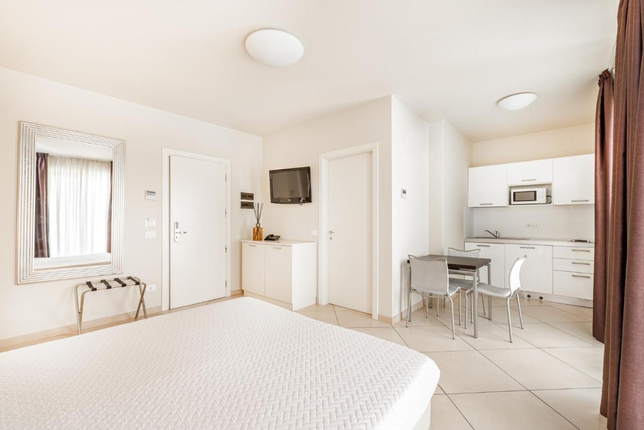 Hotel & Residence Exclusive Marina Di Carrara Exterior foto